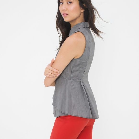 WHBM Sleeveless Gray & White Striped Peplum Poplin Shirt Size 6 - Picture 3 of 8